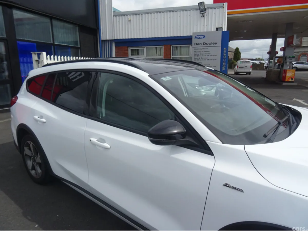 Ford Focus Estate, Petrol, 2021, White