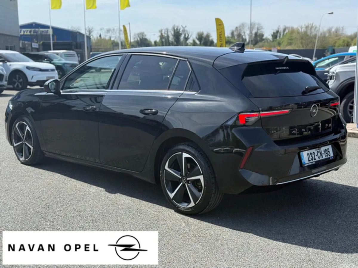 Opel Astra Hatchback, Petrol, 2023, Black