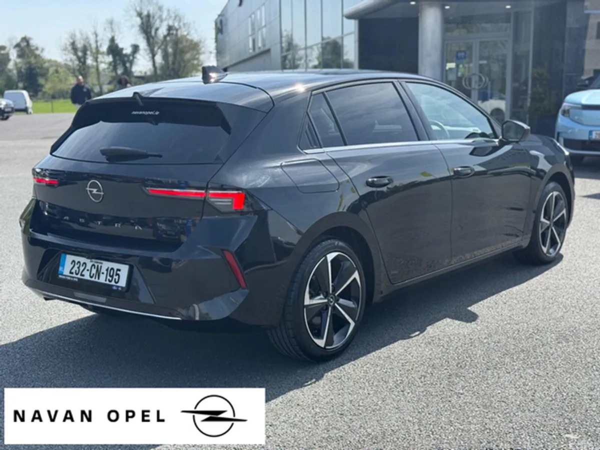 Opel Astra Hatchback, Petrol, 2023, Black