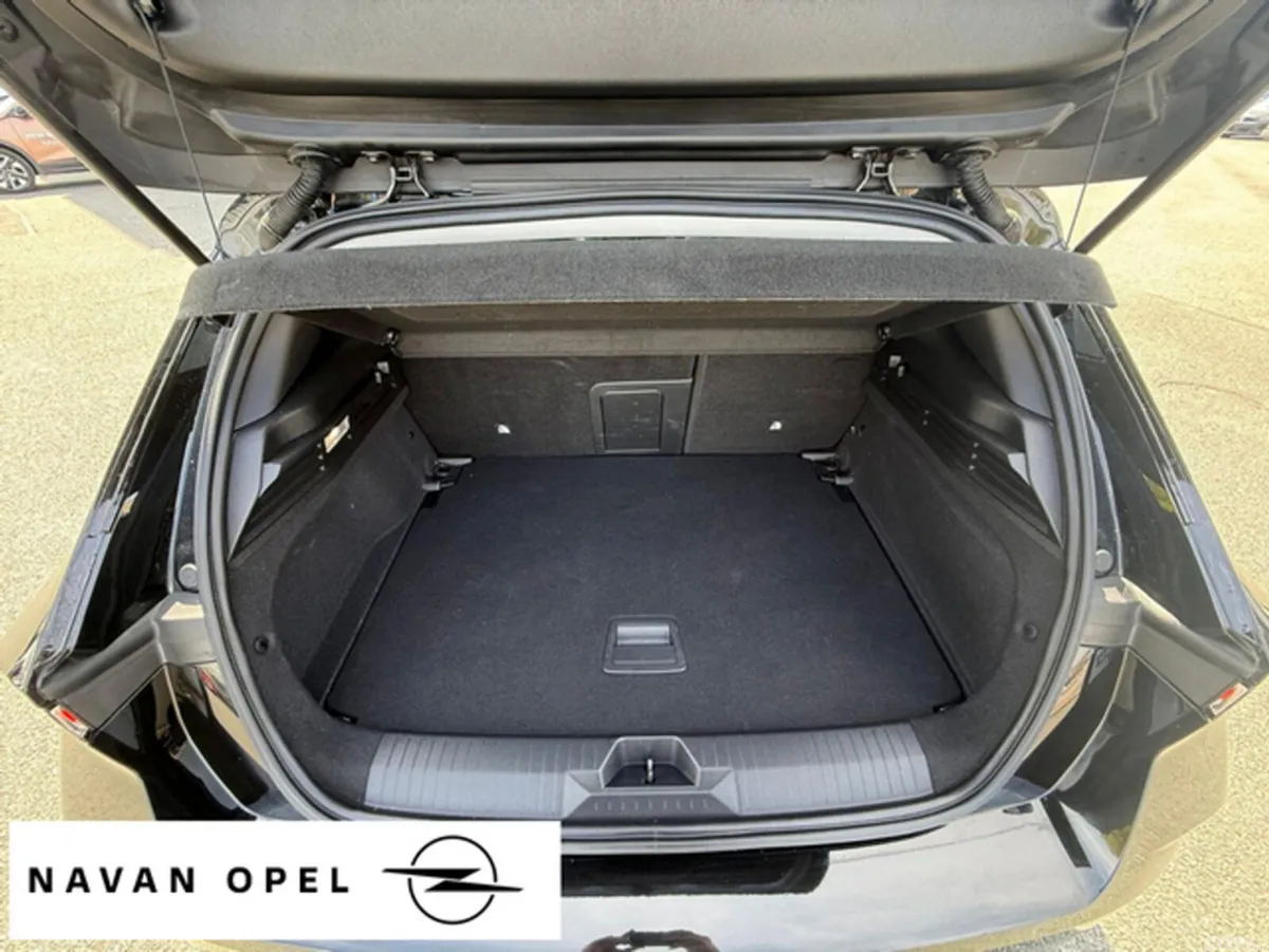 Opel Astra Hatchback, Petrol, 2023, Black