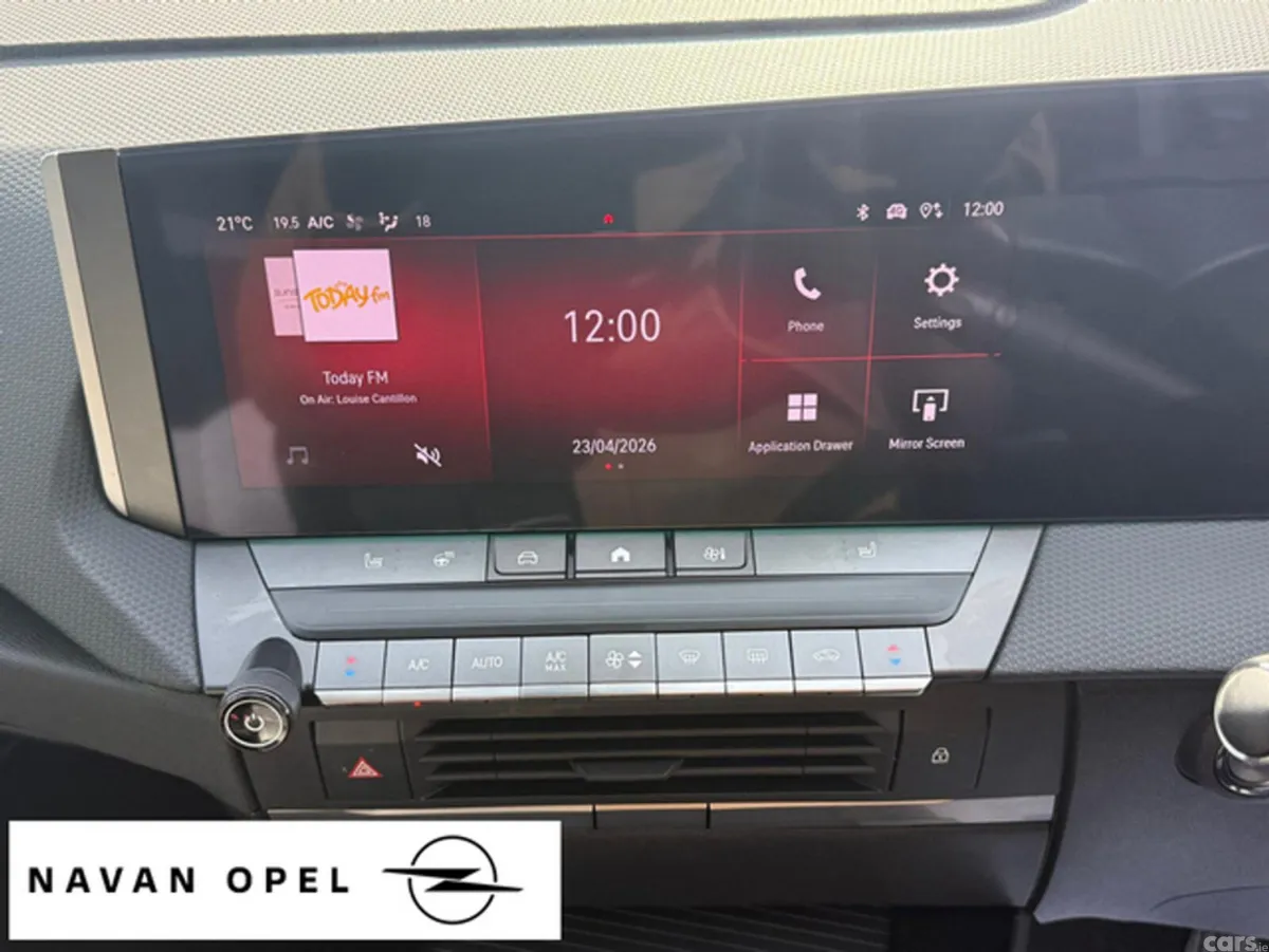Opel Astra Hatchback, Petrol, 2023, Black