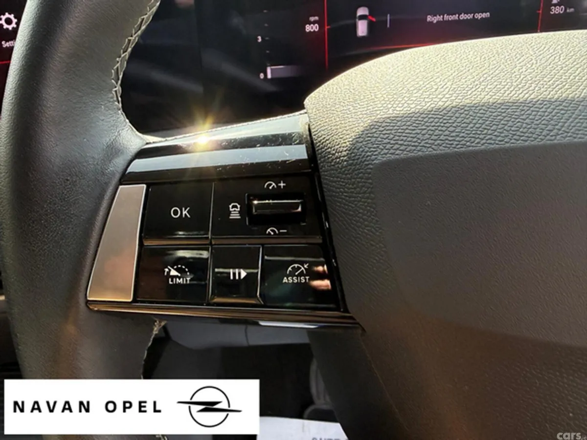Opel Astra Hatchback, Petrol, 2023, Black