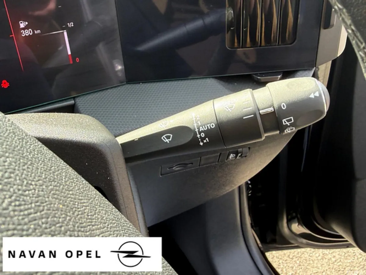 Opel Astra Hatchback, Petrol, 2023, Black