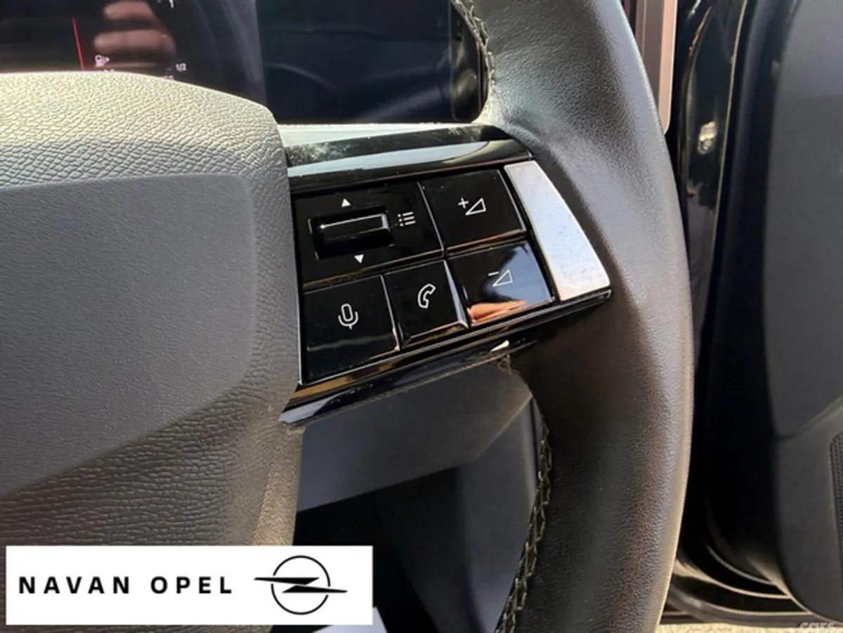 Opel Astra Hatchback, Petrol, 2023, Black