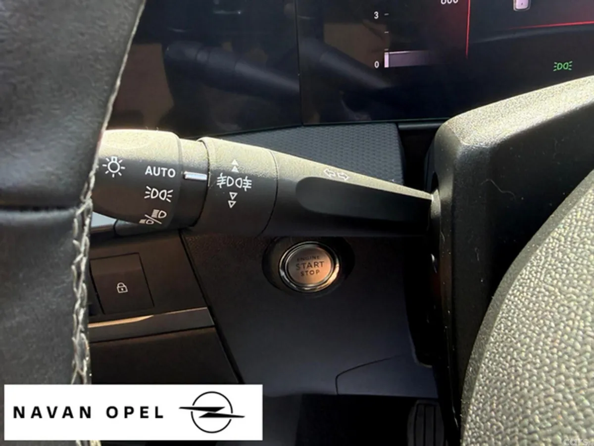 Opel Astra Hatchback, Petrol, 2023, Black