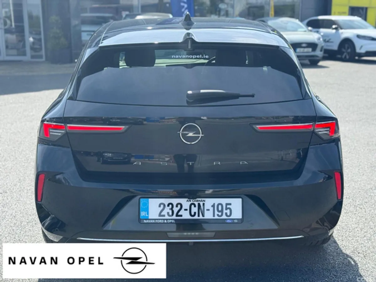 Opel Astra Hatchback, Petrol, 2023, Black
