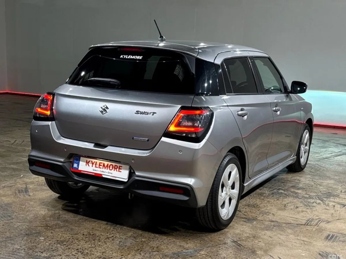 Suzuki Swift Hatchback, Petrol Hybrid, 2024, Silver