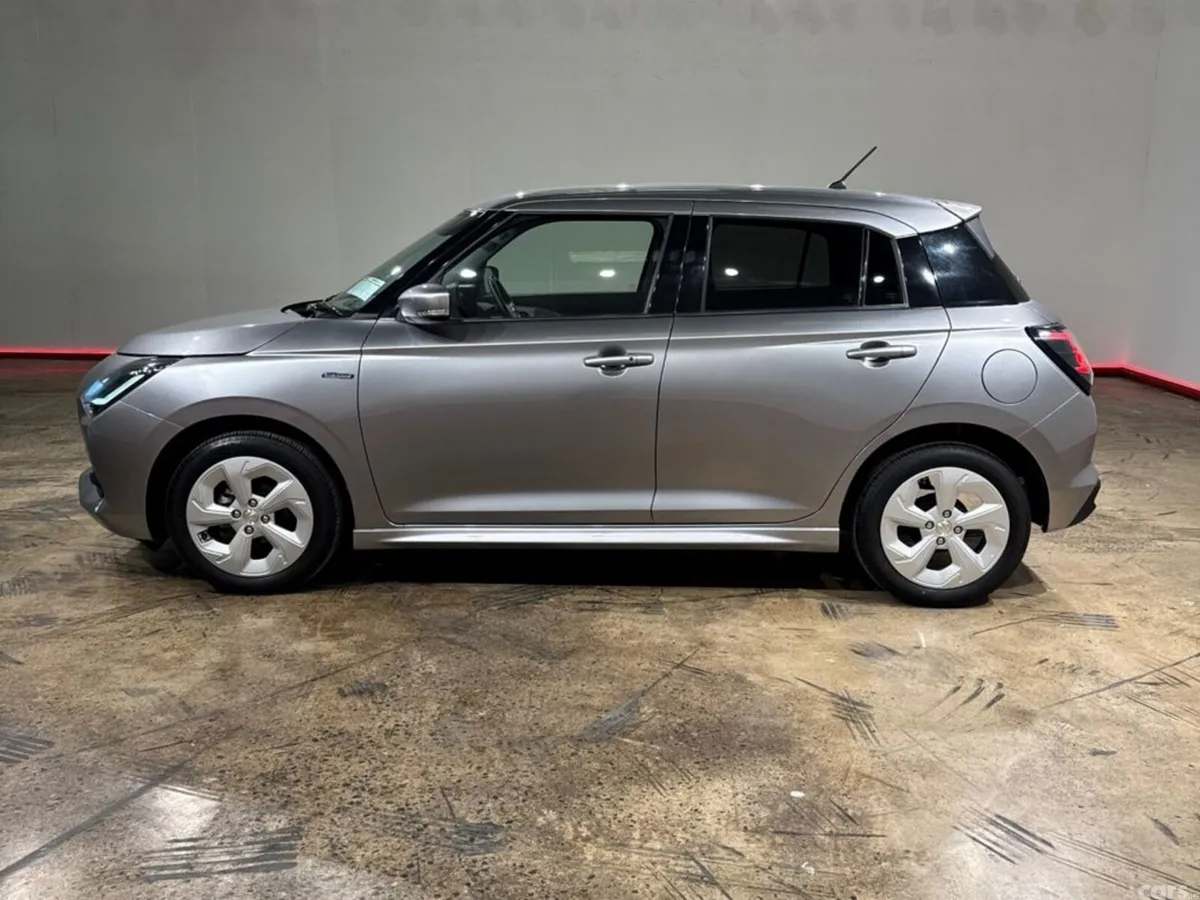 Suzuki Swift Hatchback, Petrol Hybrid, 2024, Silver