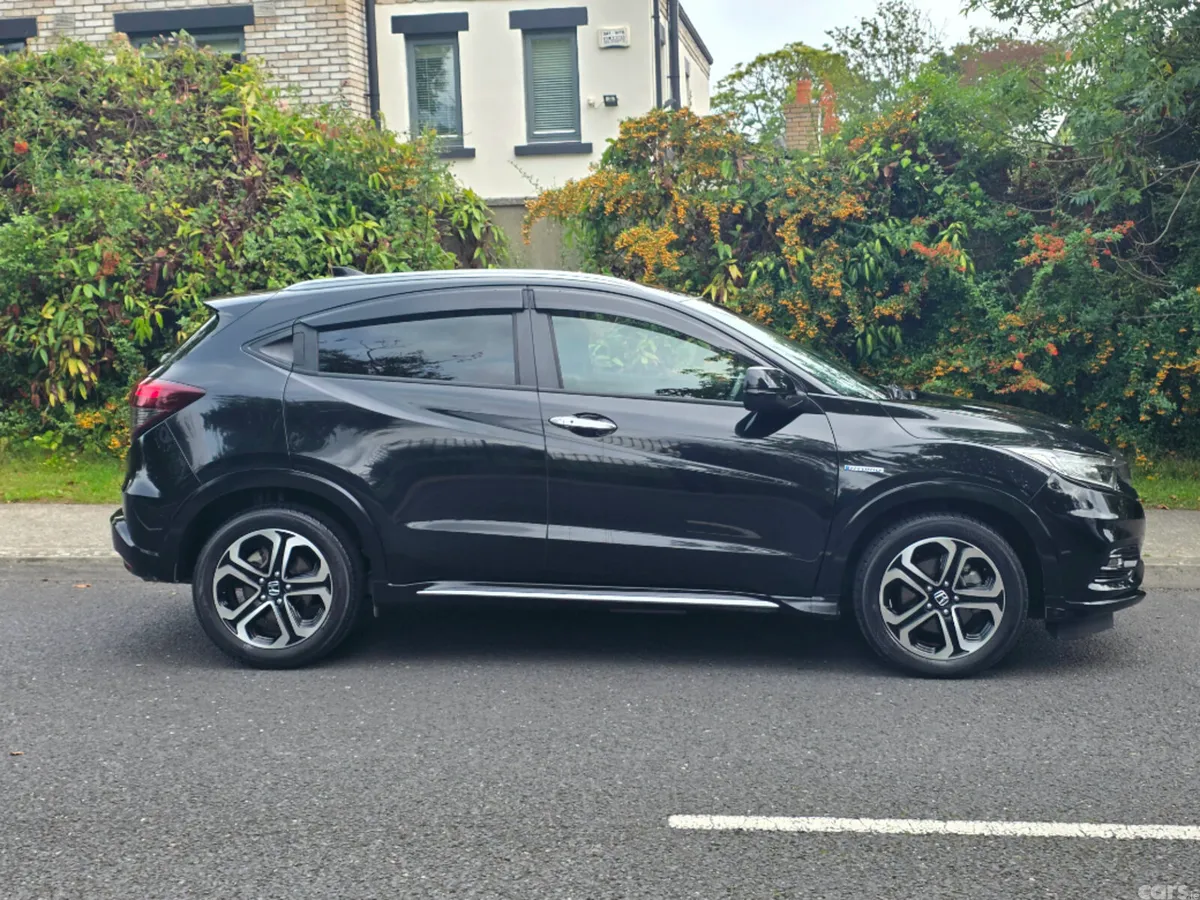 Honda Vezel Hatchback, Petrol Hybrid, 2021, Black