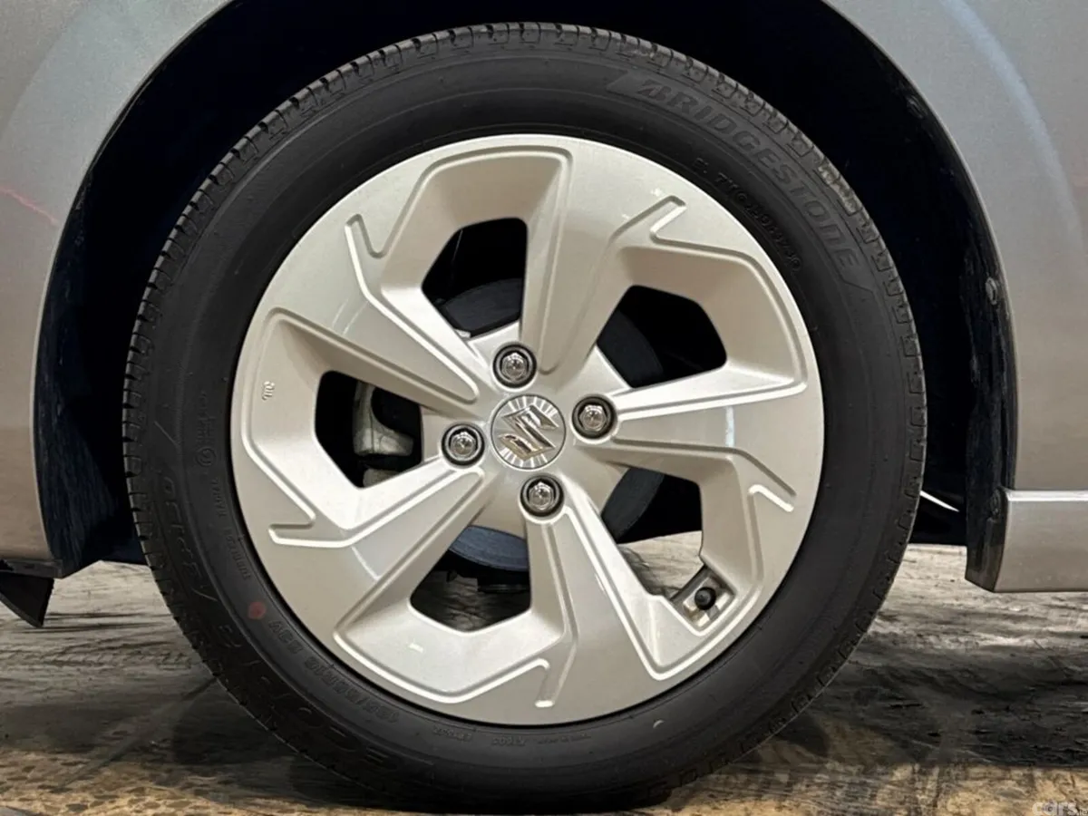 Suzuki Swift Hatchback, Petrol Hybrid, 2024, Silver