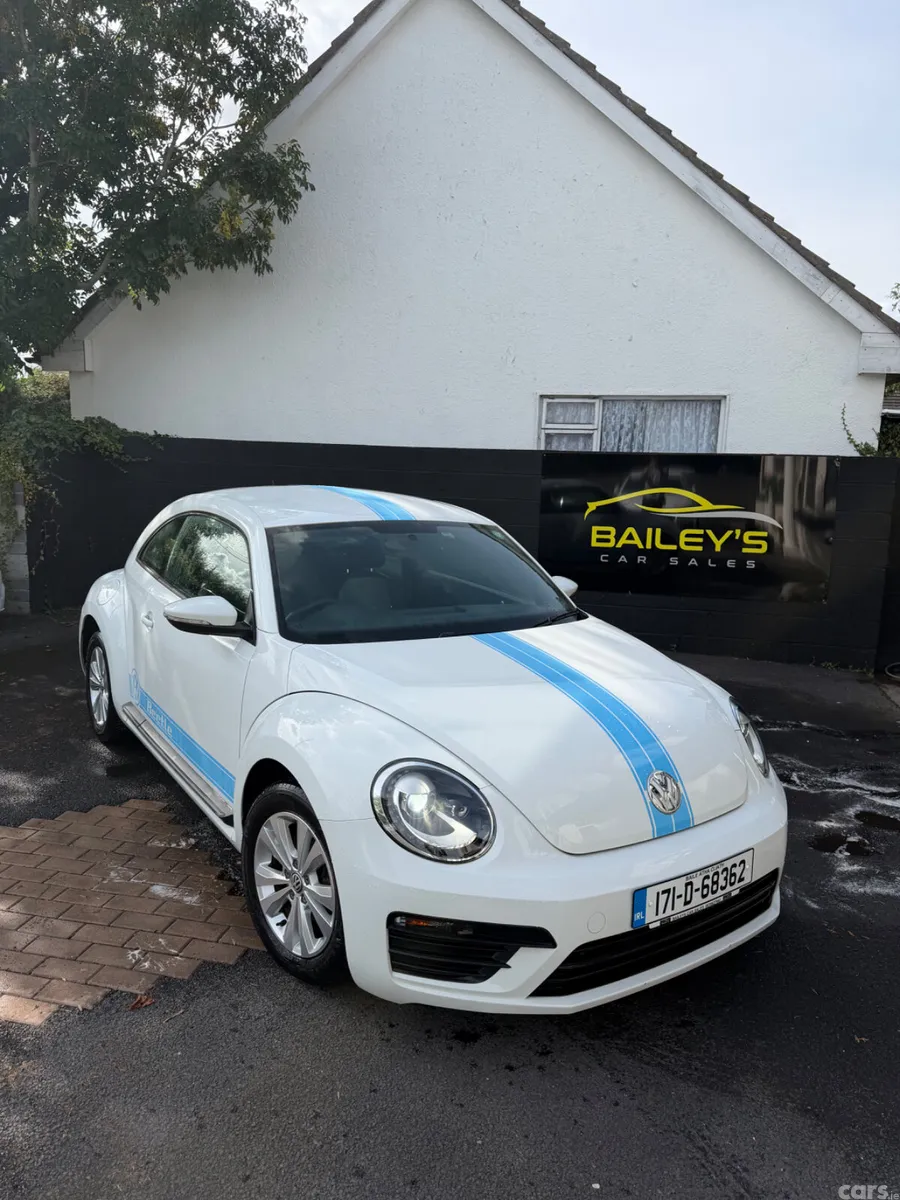 Volkswagen Beetle Hatchback, Petrol, 2017, White