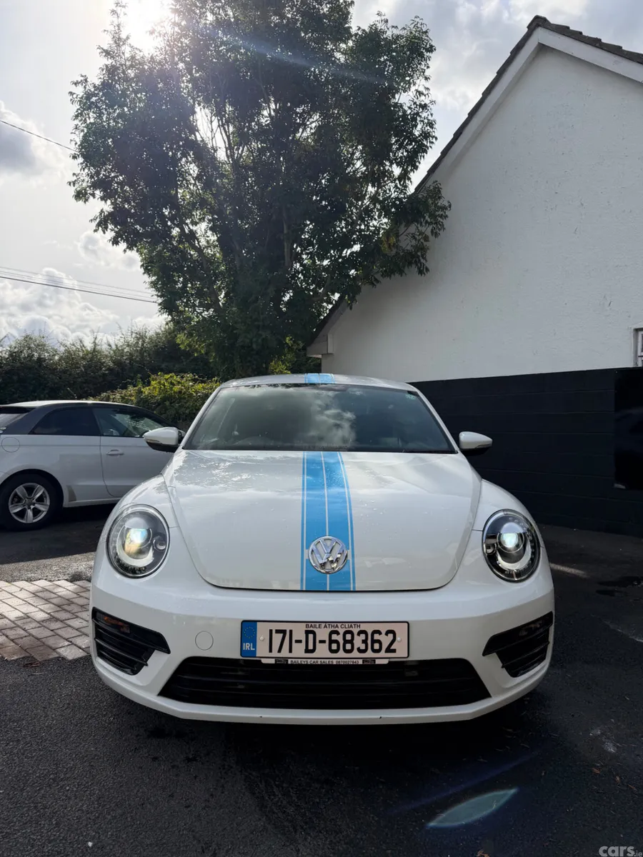 Volkswagen Beetle Hatchback, Petrol, 2017, White