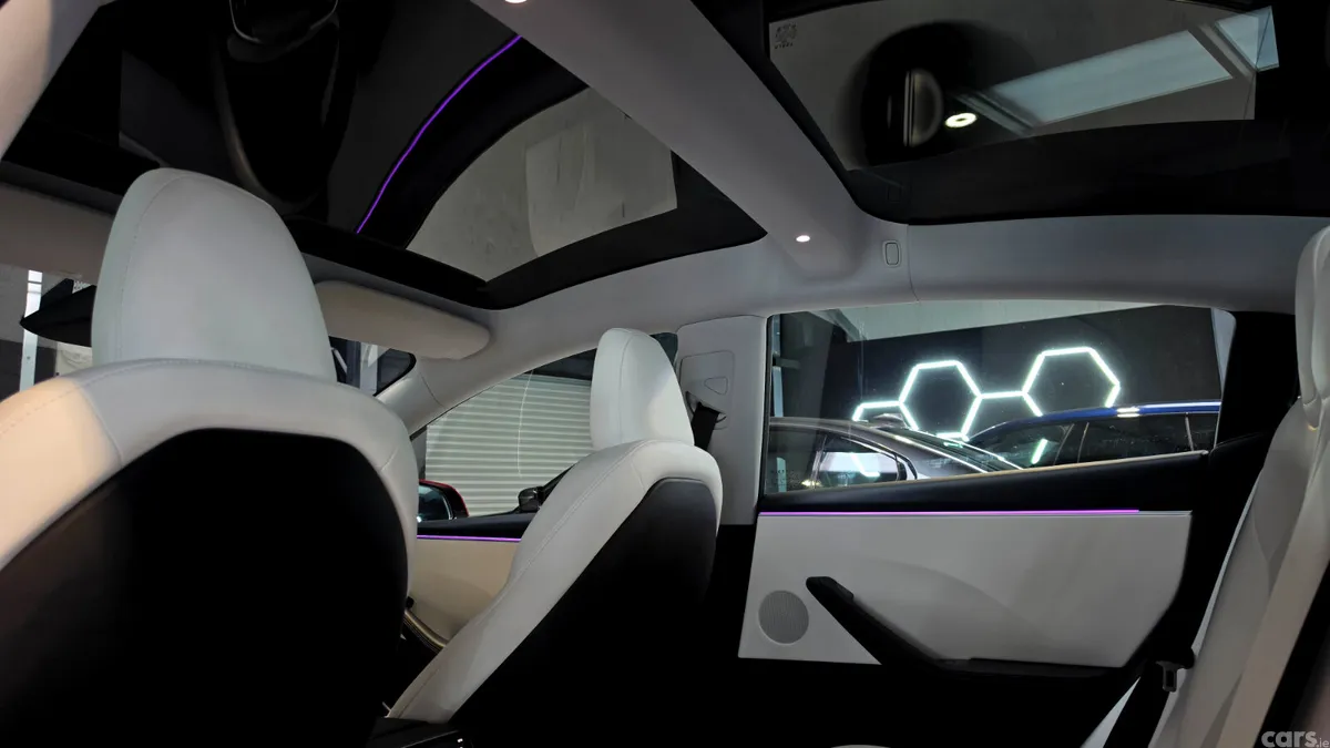 Tesla Model 3 Saloon, Electric, 2024, Red
