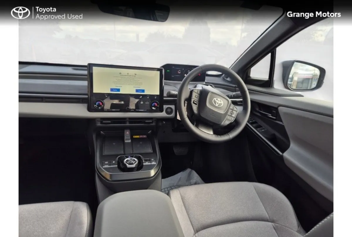 Toyota C-HR Estate, Electric, 2026, Brown