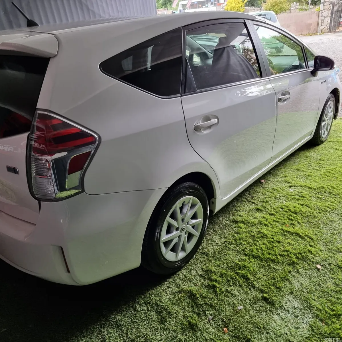 Toyota Prius MPV, Petrol Hybrid, 2020, White