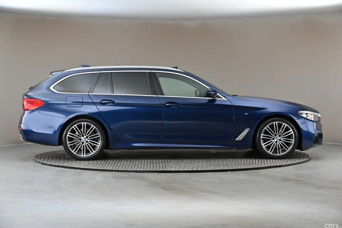 BMW 5-Series Estate, Diesel, 2019, Blue
