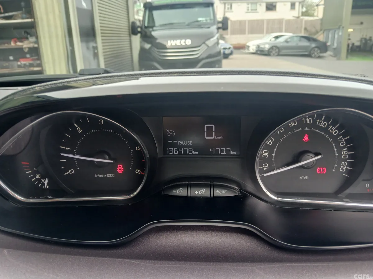 Peugeot 2008 SUV, Diesel, 2015, Black