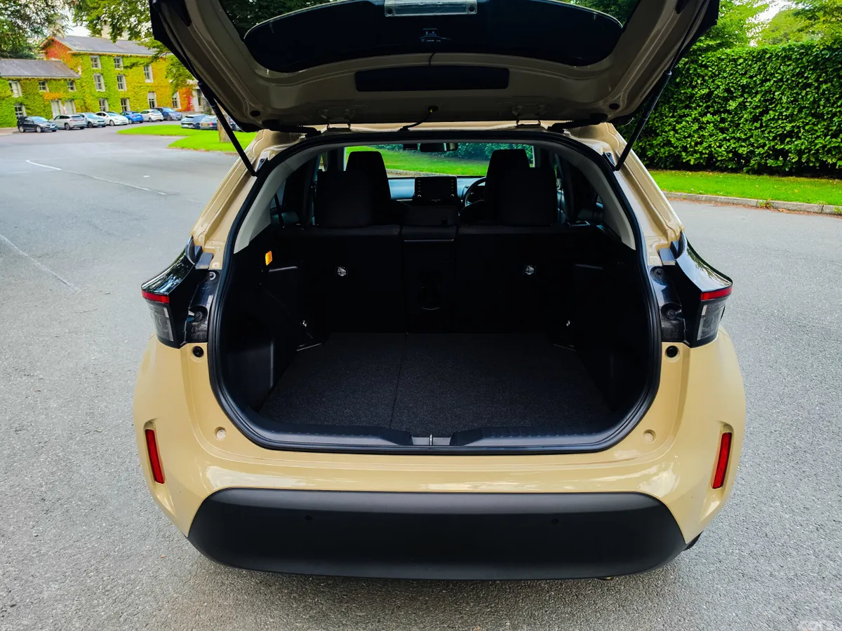 Toyota Yaris Cross SUV, Petrol Hybrid, 2020, Beige