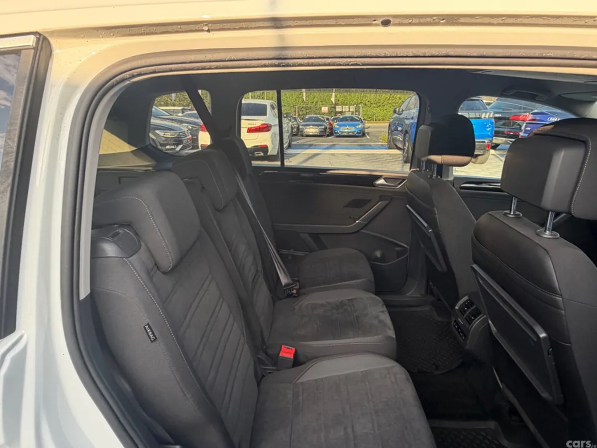 Volkswagen Touran MPV, Petrol, 2018, White