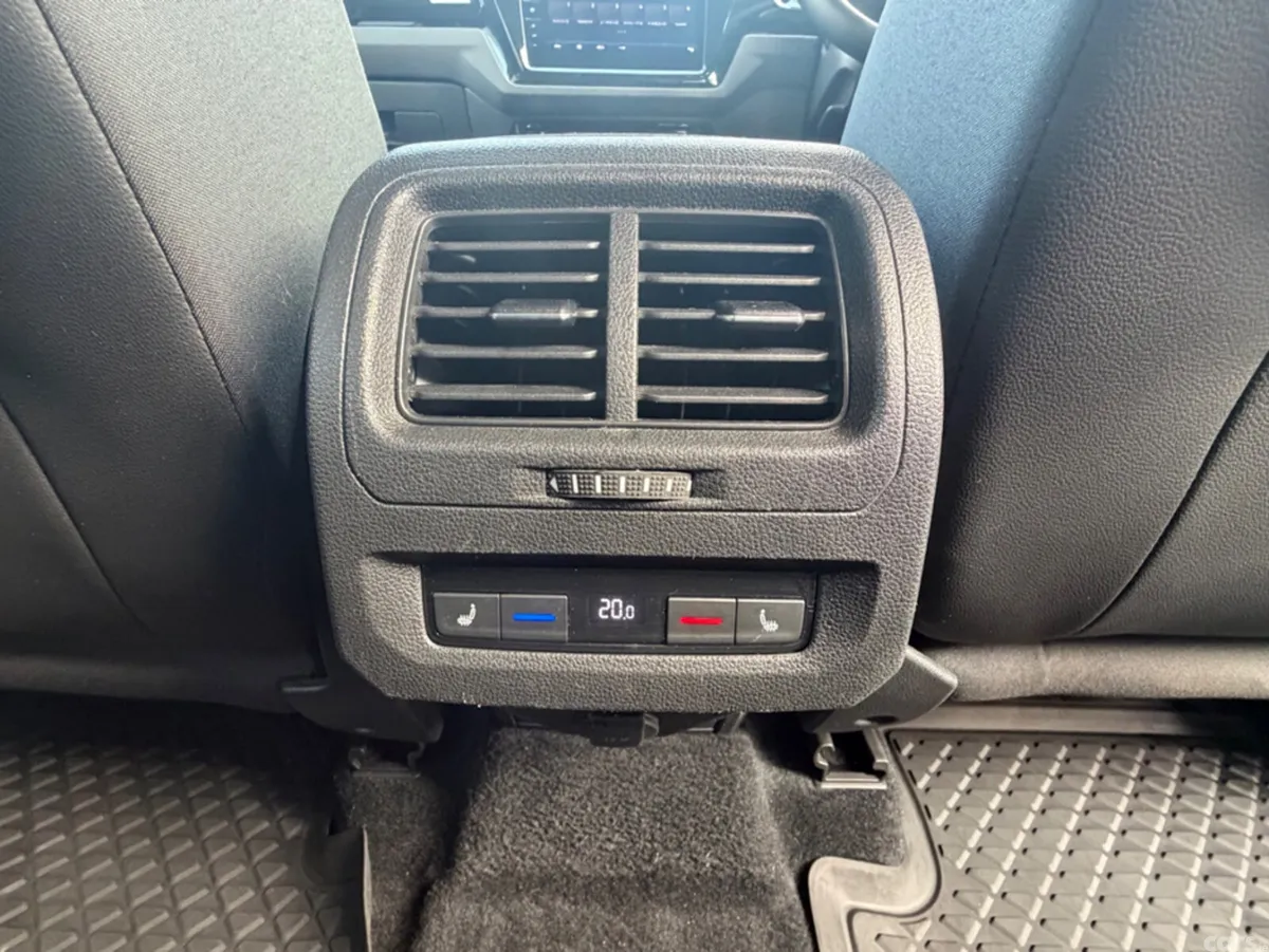 Volkswagen Touran MPV, Petrol, 2018, White