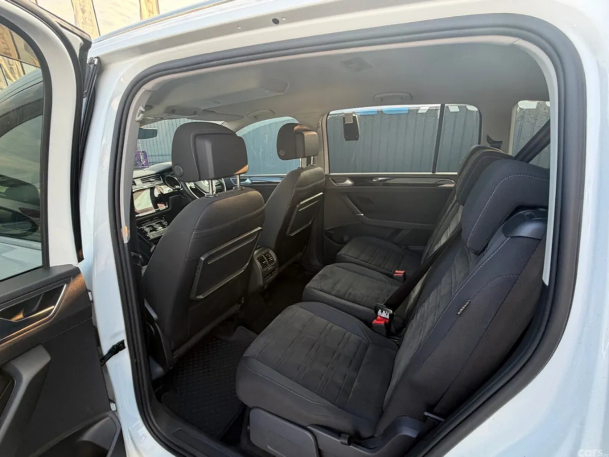 Volkswagen Touran MPV, Petrol, 2018, White
