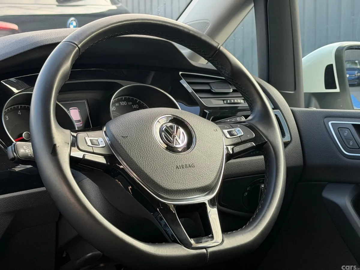 Volkswagen Touran MPV, Petrol, 2018, White