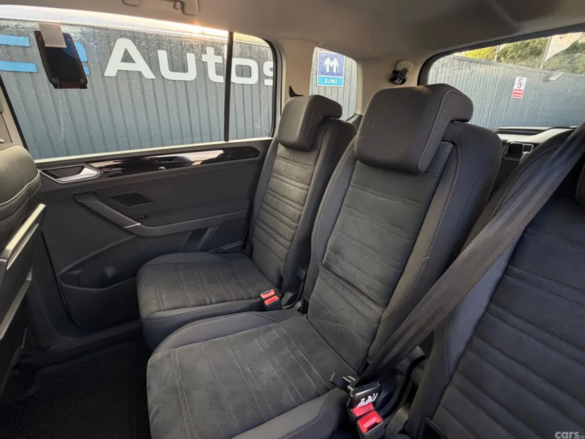 Volkswagen Touran MPV, Petrol, 2018, White