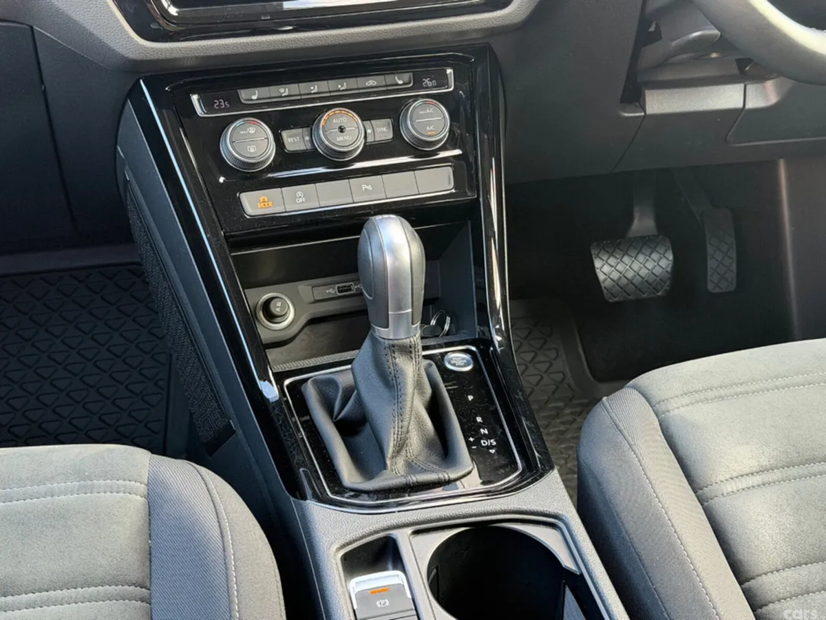 Volkswagen Touran MPV, Petrol, 2018, White