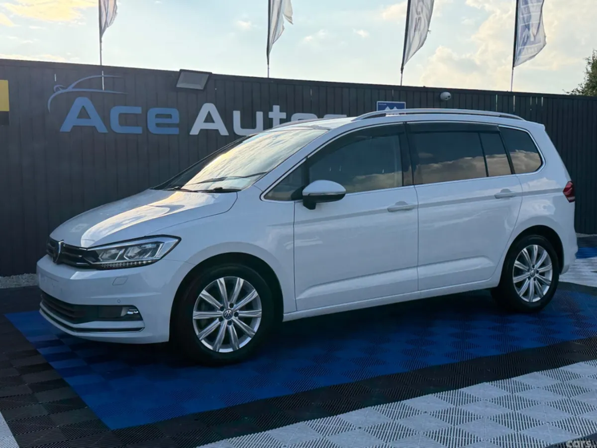 Volkswagen Touran MPV, Petrol, 2018, White