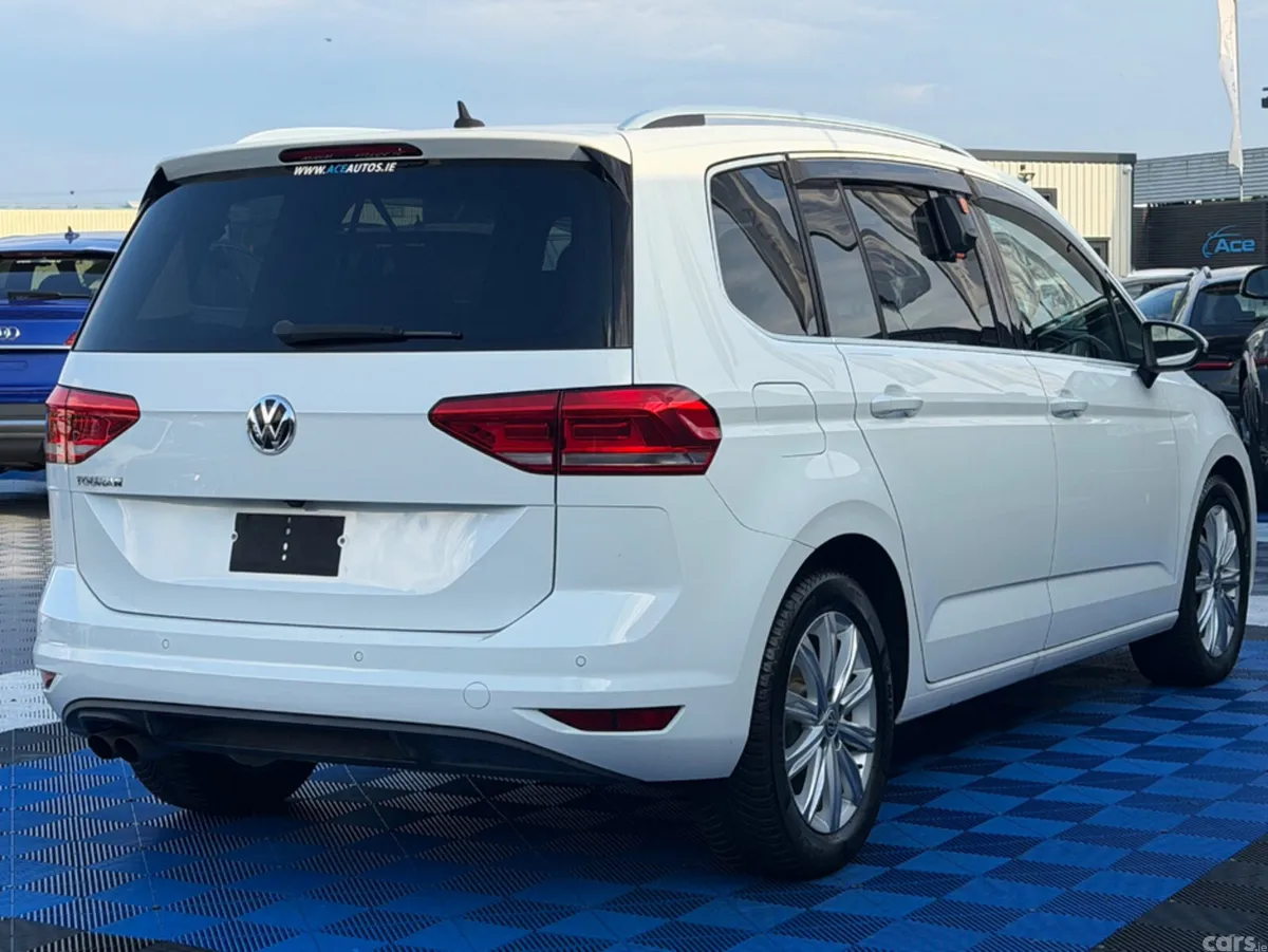 Volkswagen Touran MPV, Petrol, 2018, White