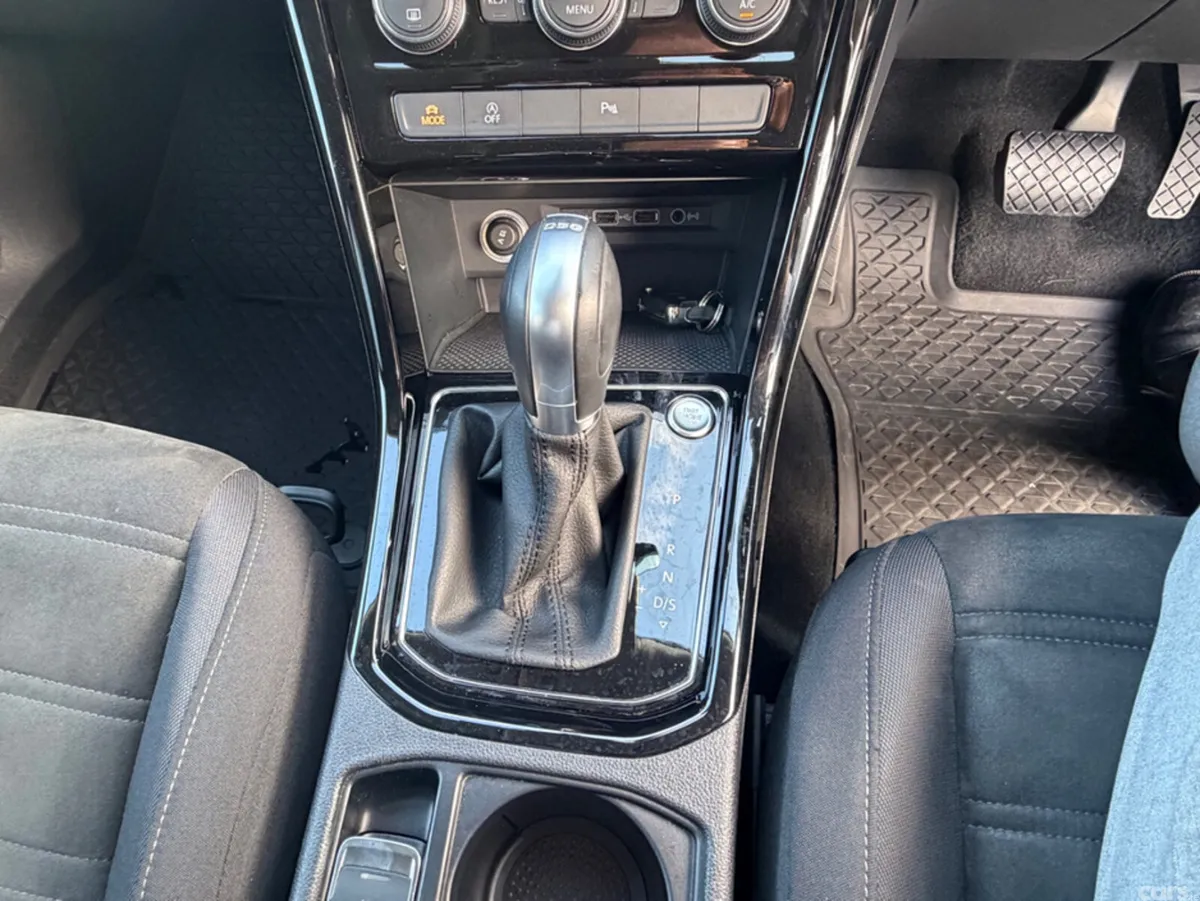 Volkswagen Touran MPV, Petrol, 2018, White