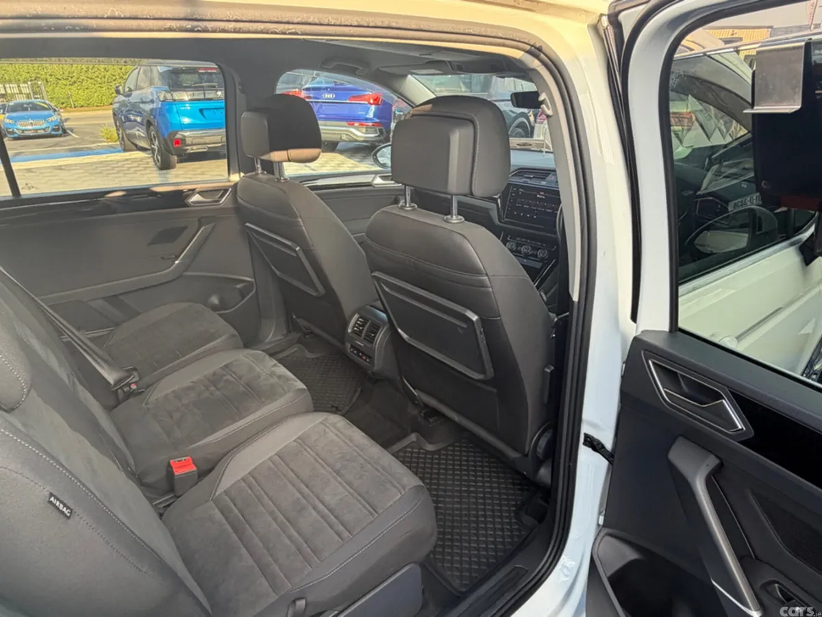 Volkswagen Touran MPV, Petrol, 2018, White