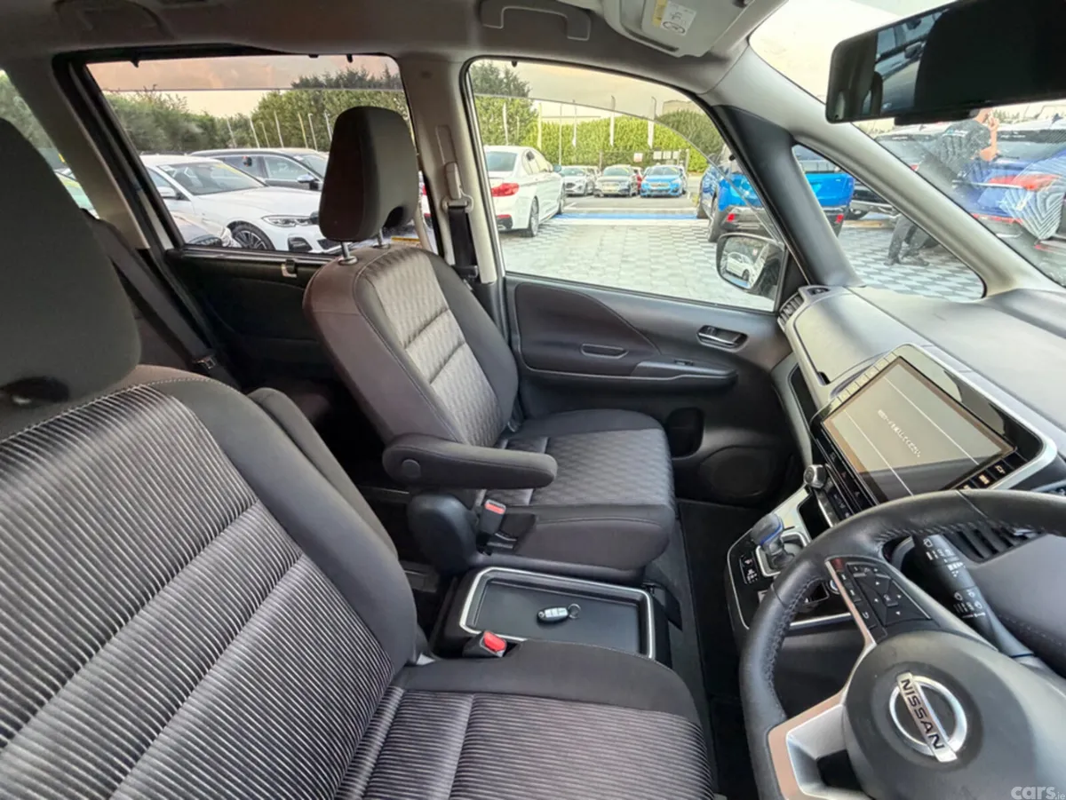 Nissan Serena MPV, Petrol Hybrid, 2021, White