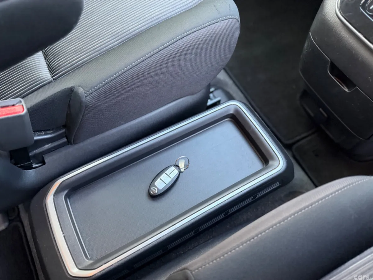 Nissan Serena MPV, Petrol Hybrid, 2021, White