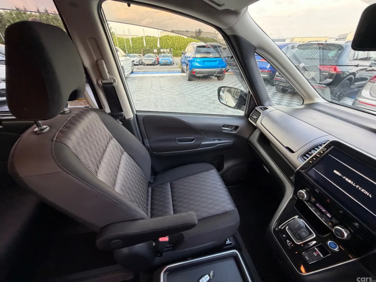 Nissan Serena MPV, Petrol Hybrid, 2021, White
