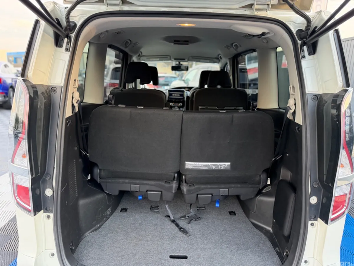 Nissan Serena MPV, Petrol Hybrid, 2021, White