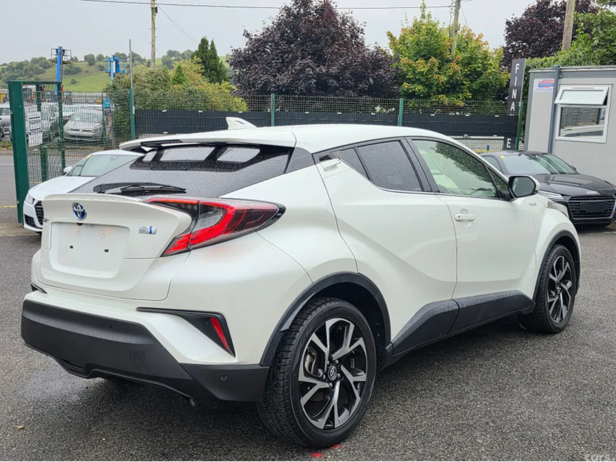 Toyota C-HR MPV, Petrol Hybrid, 2017, White