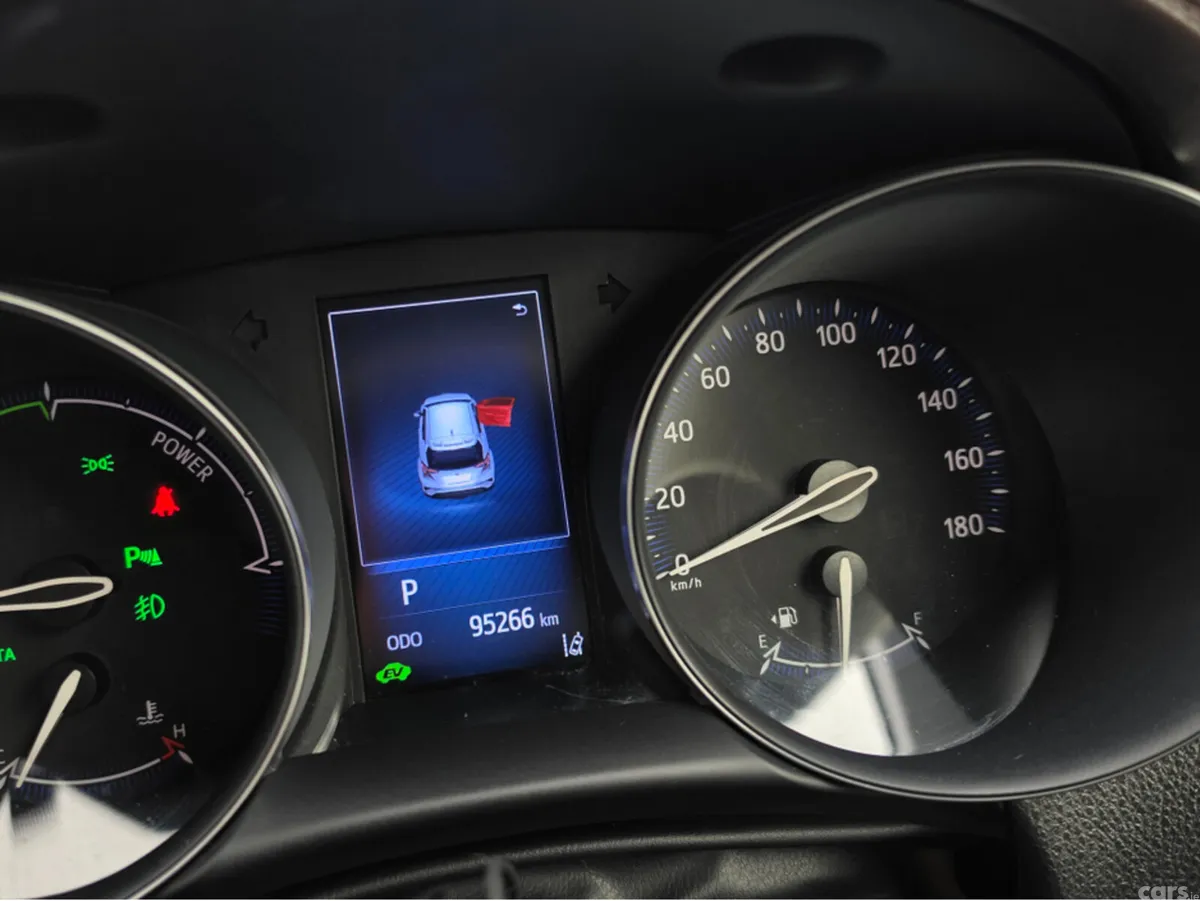 Toyota C-HR MPV, Petrol Hybrid, 2017, White