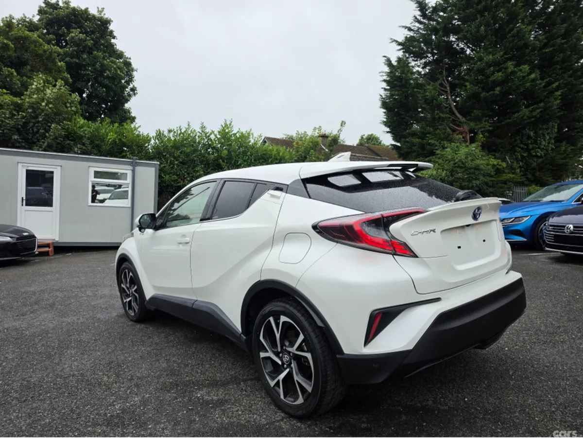 Toyota C-HR MPV, Petrol Hybrid, 2017, White