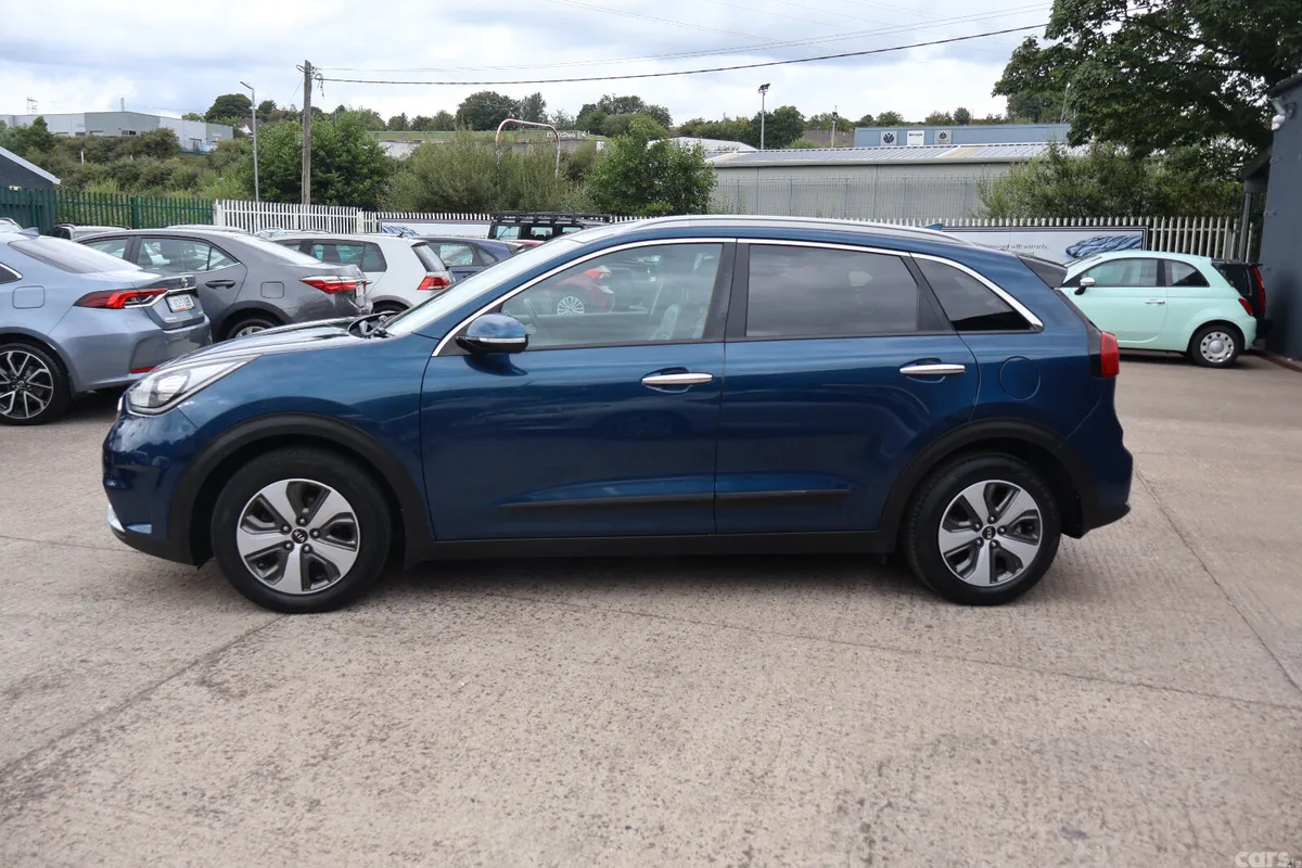 Kia Niro SUV, Petrol Hybrid, 2017, Blue