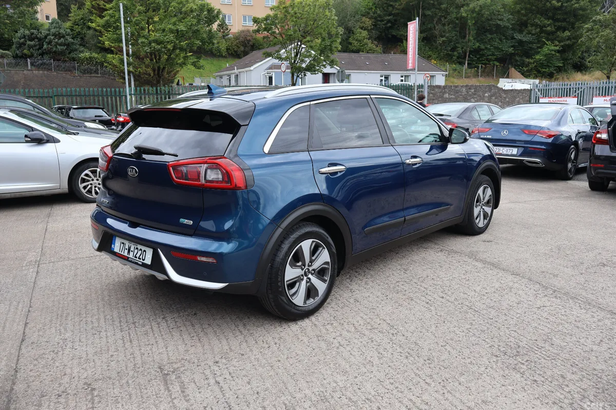 Kia Niro SUV, Petrol Hybrid, 2017, Blue