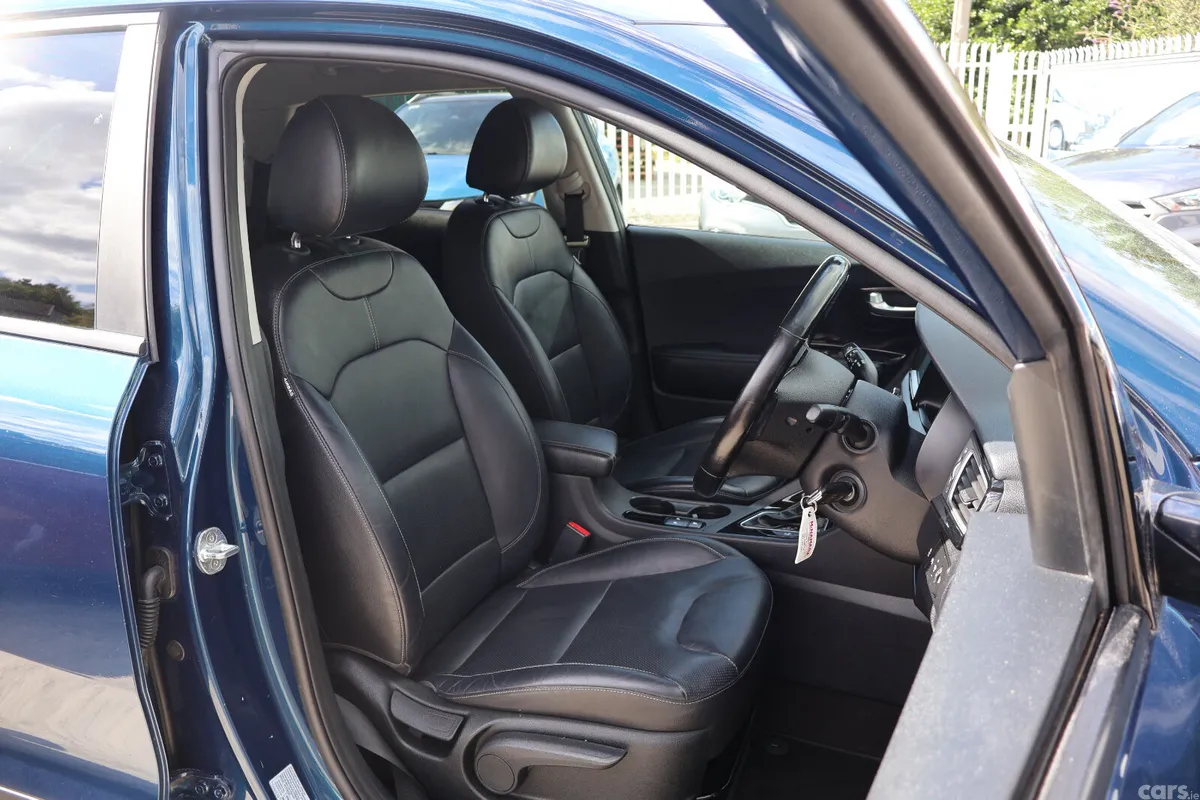 Kia Niro SUV, Petrol Hybrid, 2017, Blue