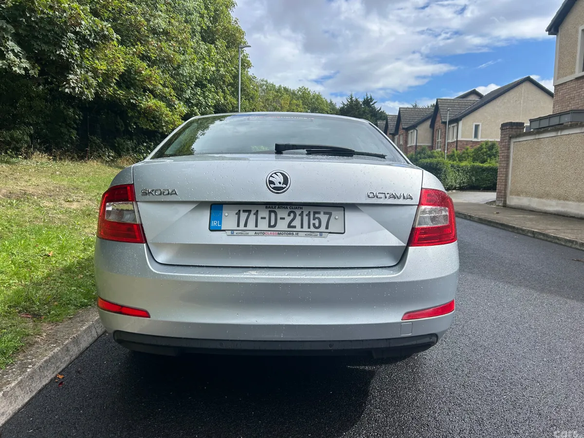Skoda Octavia Saloon, Diesel, 2017, Grey