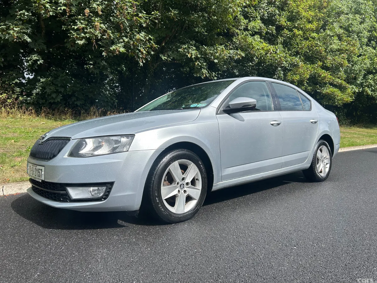 Skoda Octavia Saloon, Diesel, 2017, Grey