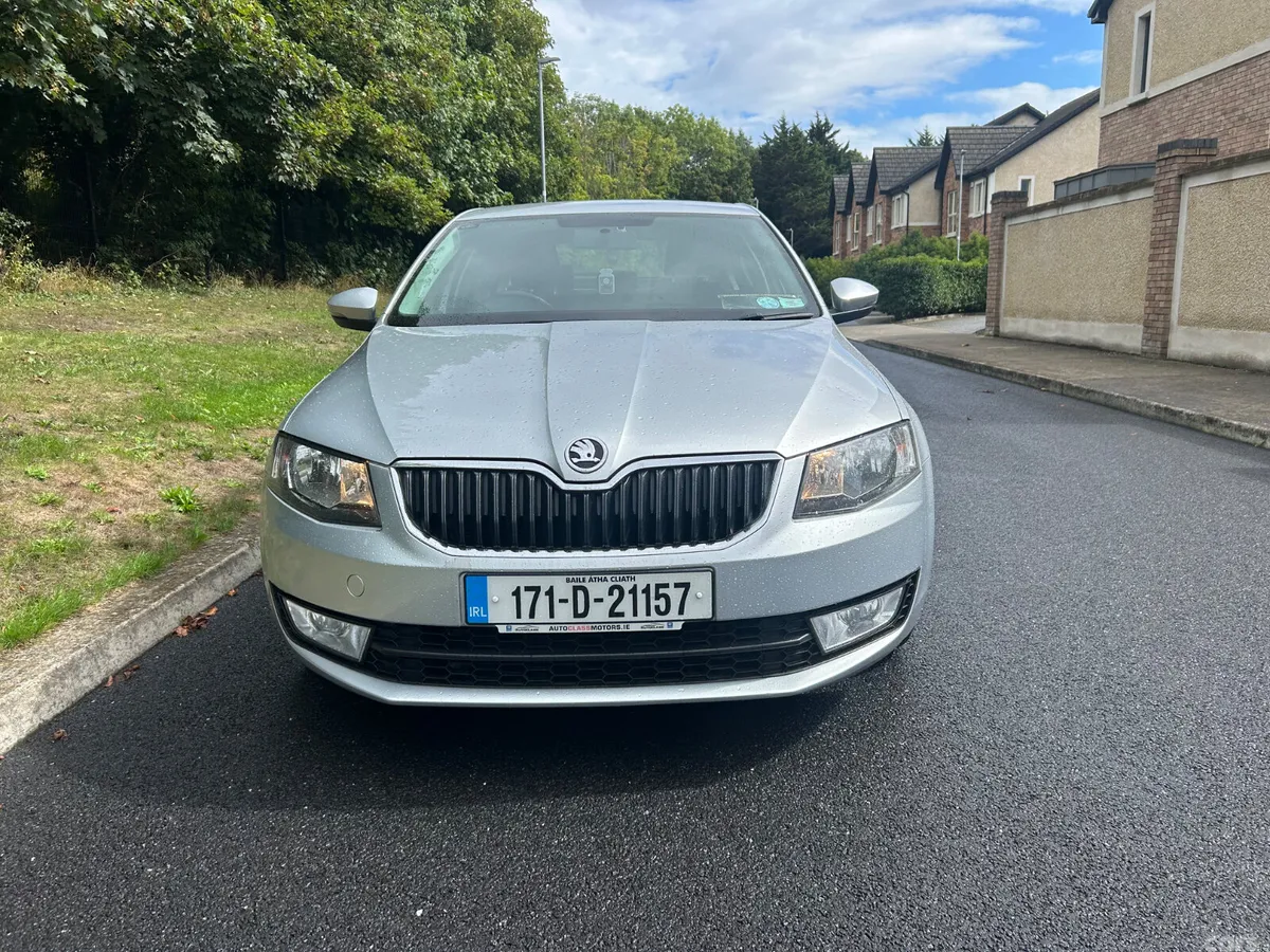 Skoda Octavia Saloon, Diesel, 2017, Grey