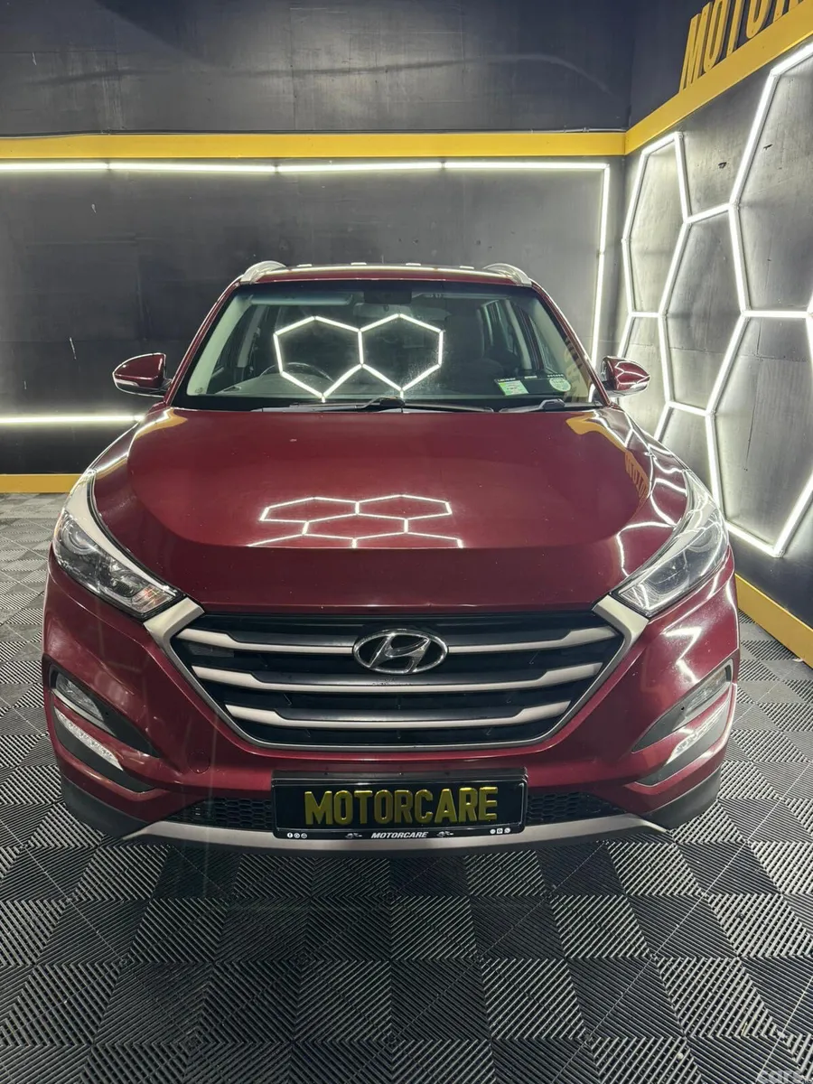 Hyundai Tucson SUV, Diesel, 2016, Red