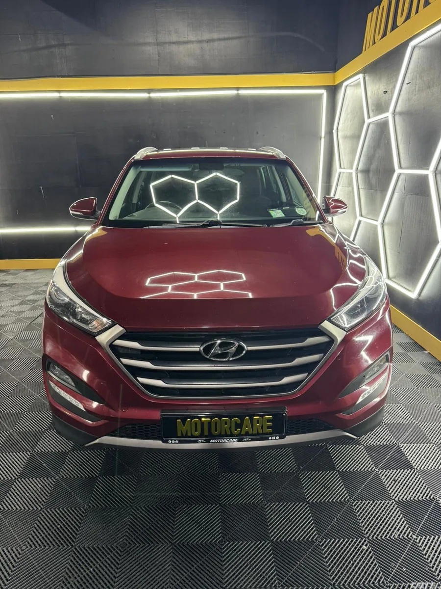 Hyundai Tucson SUV, Diesel, 2016, Red