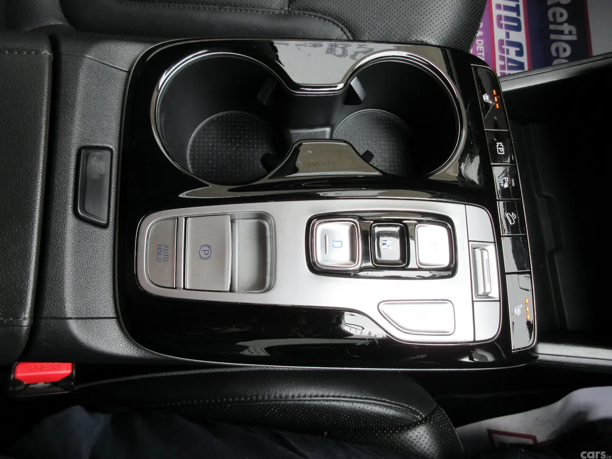 Hyundai Tucson SUV, Petrol Hybrid, 2022, White