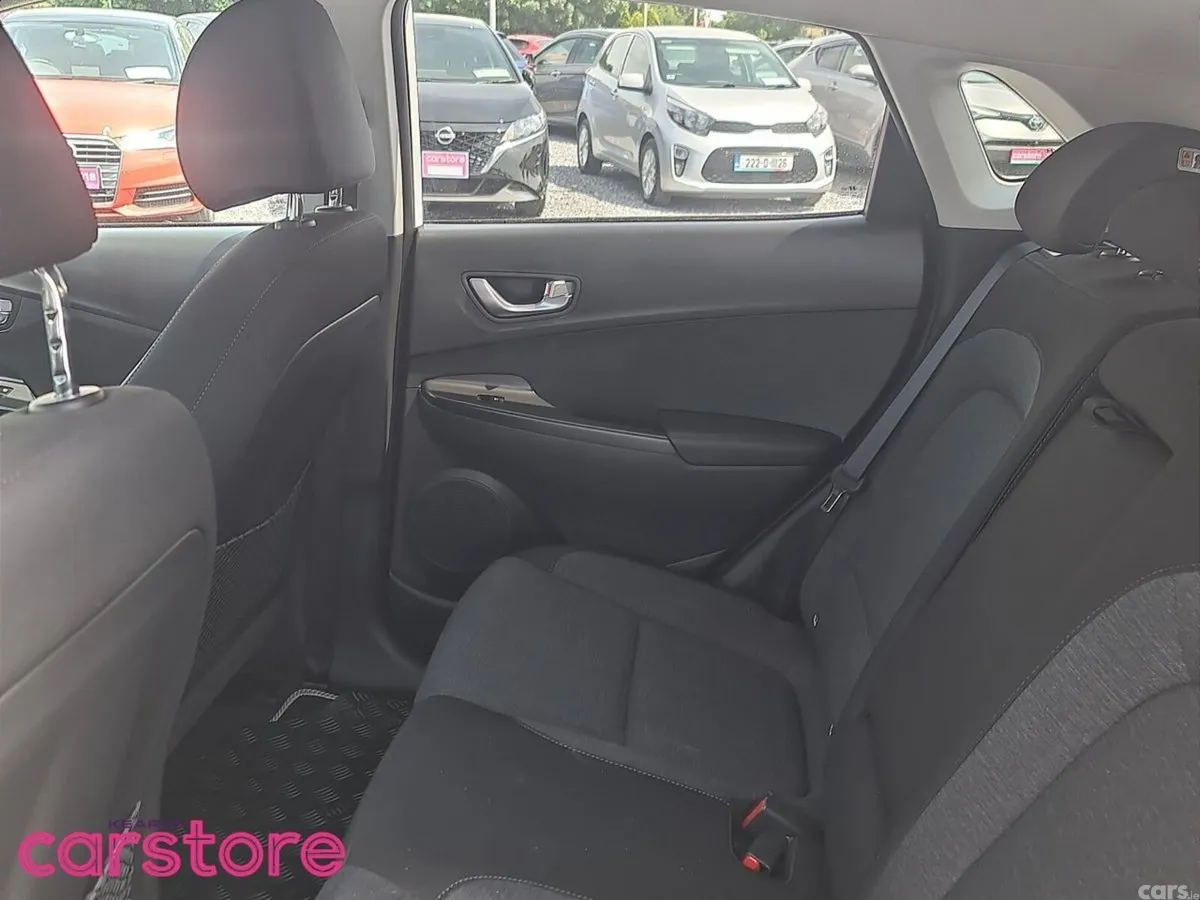 Hyundai KONA Hatchback, Electric, 2023, White