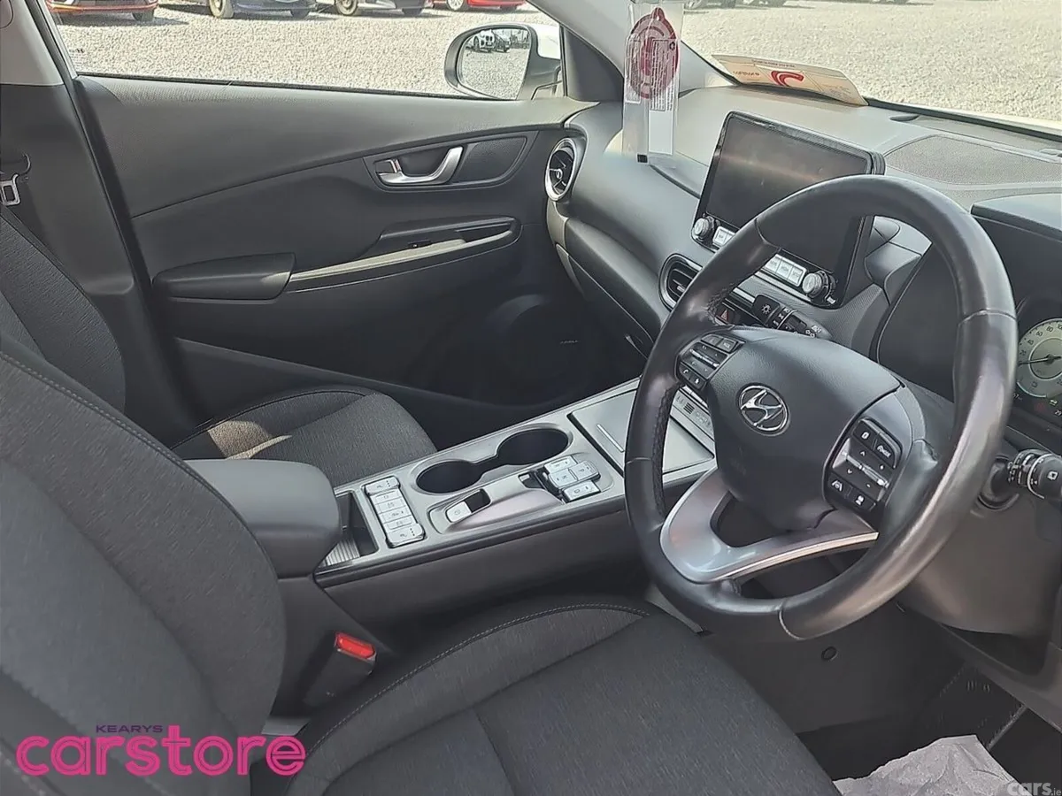 Hyundai KONA Hatchback, Electric, 2023, White